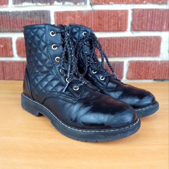 Steve Madden 'Bettyy' Vegan Leather Diamond Quilted Combat Boots in Black - Picture 1 of 7